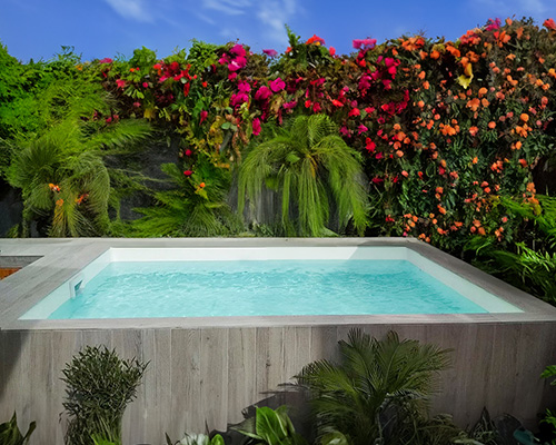 piscina d natacion prefabricada de fibra y poliester Nina en jardin de flores